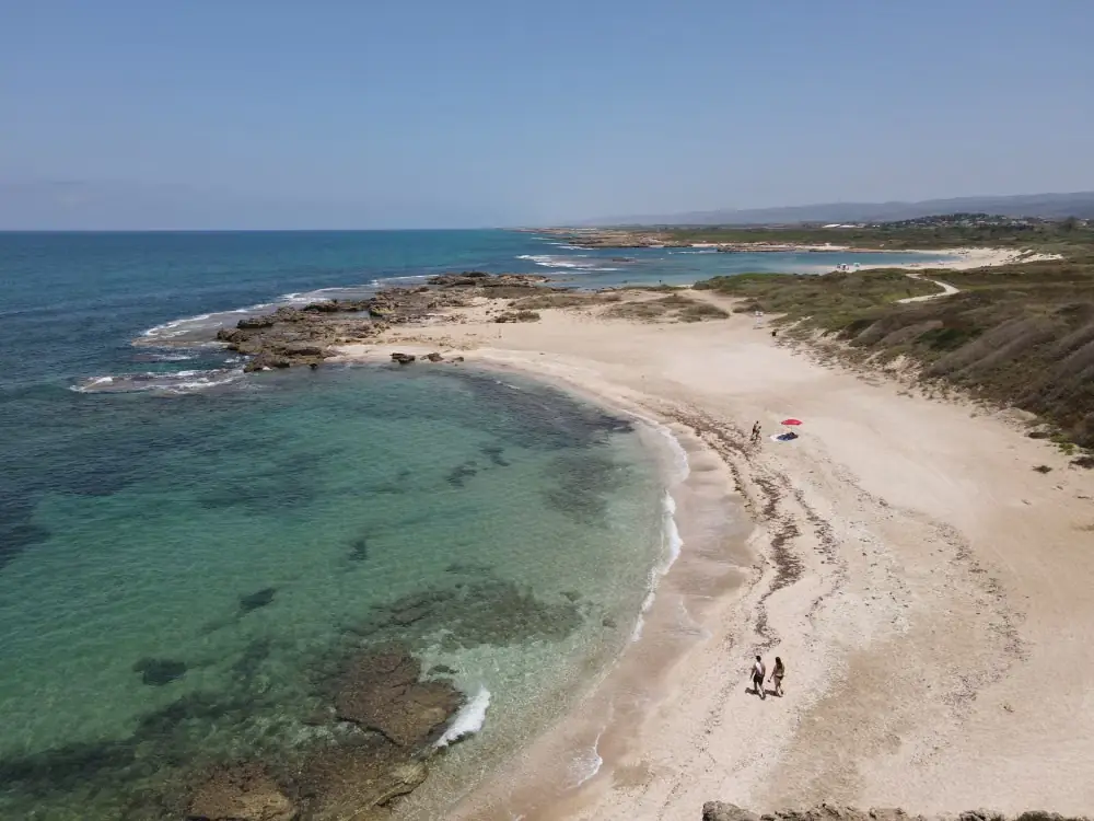 Spiaggia di sabbia del Salento con mare turchese